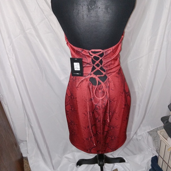 Fashion Nova Sassy Serpertine Snake Mini Dress Bergundy Size XL - Picture 6 of 14